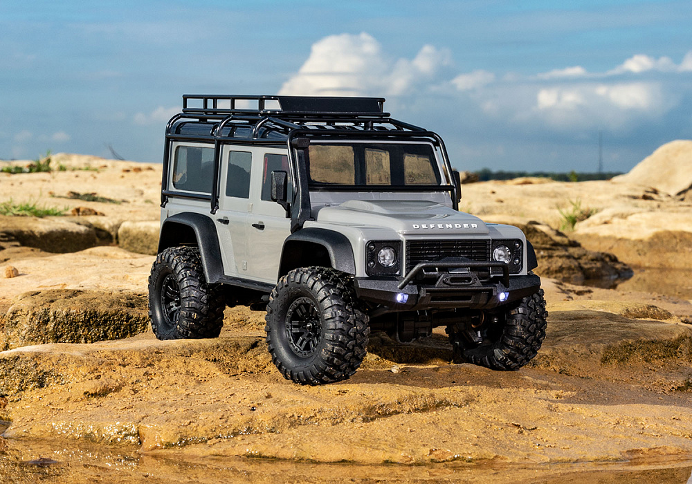 97054-1-BLK-TRAXXAS-DEFENDER (9)