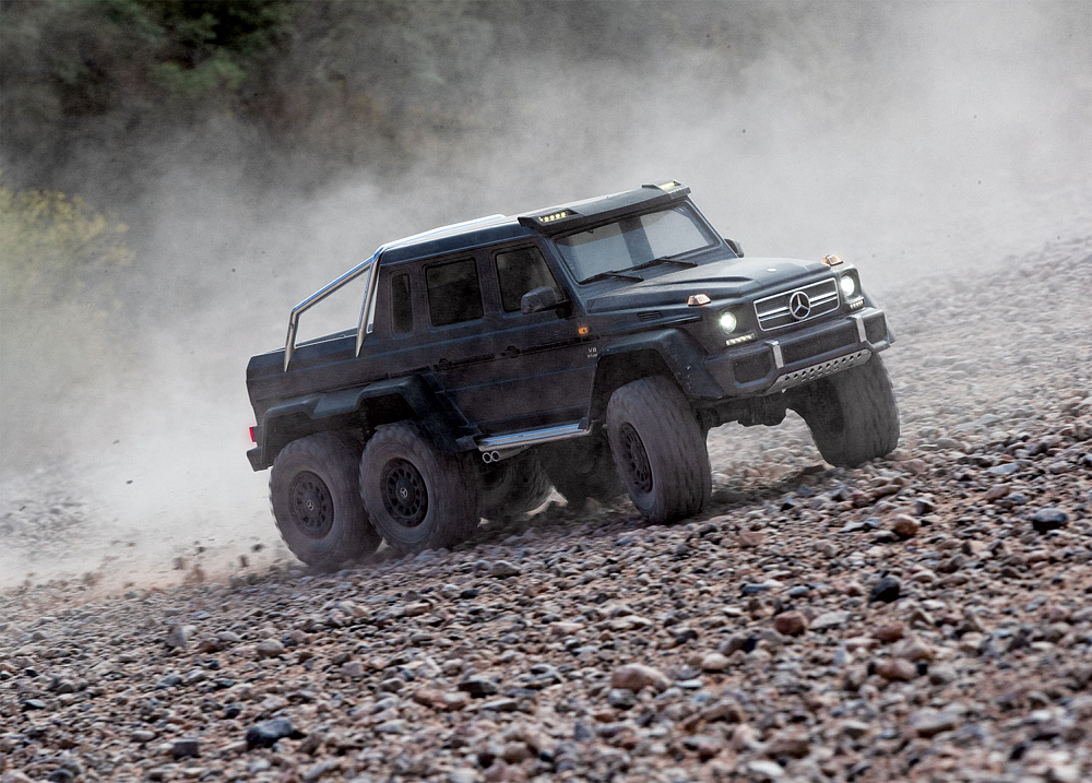 88296-4-trx-6-mb-6x6-black-gravel-side-right-dx1i9959