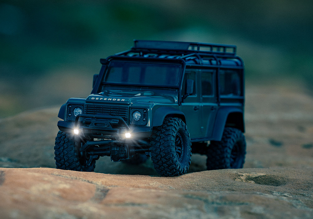 97054-1-BLK-TRAXXAS-DEFENDER (6)