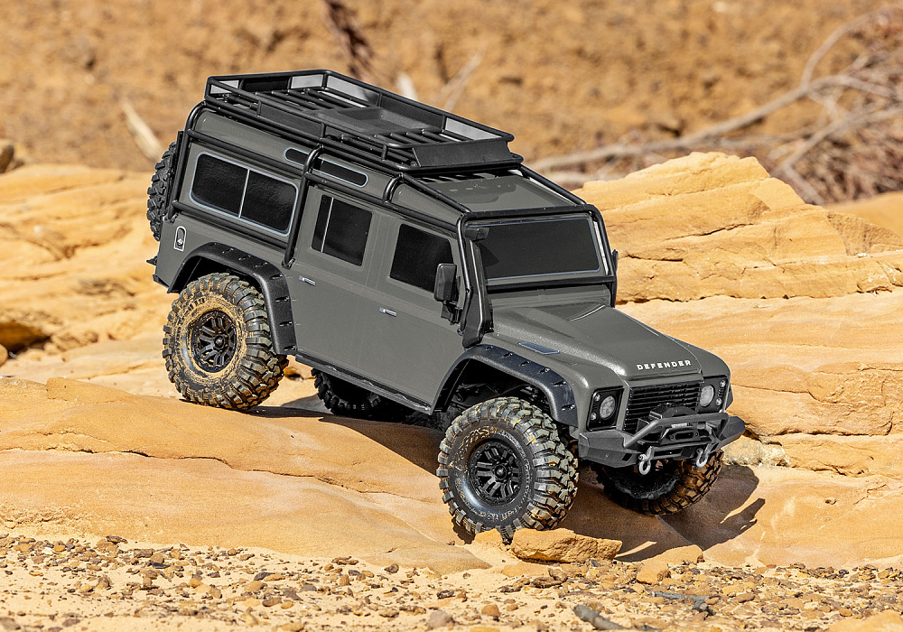 82256-4-trx-4-defender-action-slvr-2342