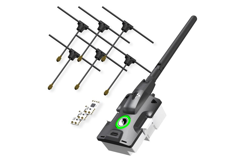 ������ TBS Tracer Micro TX ����� � 3 �����������
