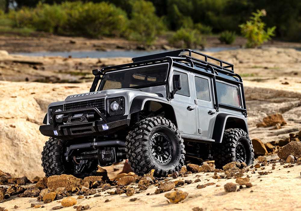 97054-1-BLK-TRAXXAS-DEFENDER (10)