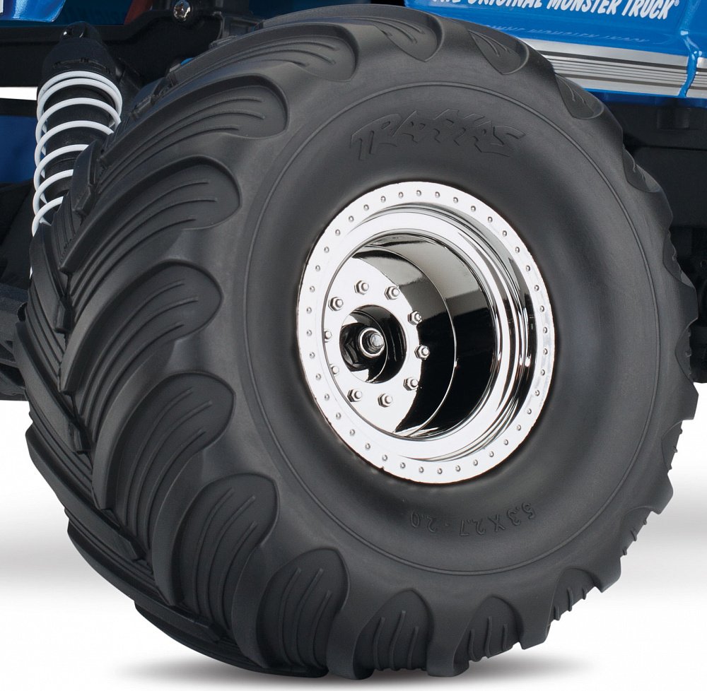 36034-1-Bigfoot-3qtr-front-tire