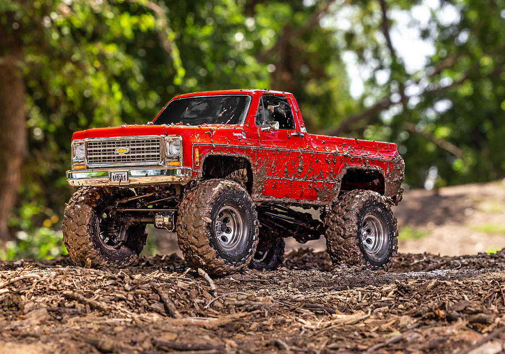 92056-4-trx4-k10-action-woods-muddy-left