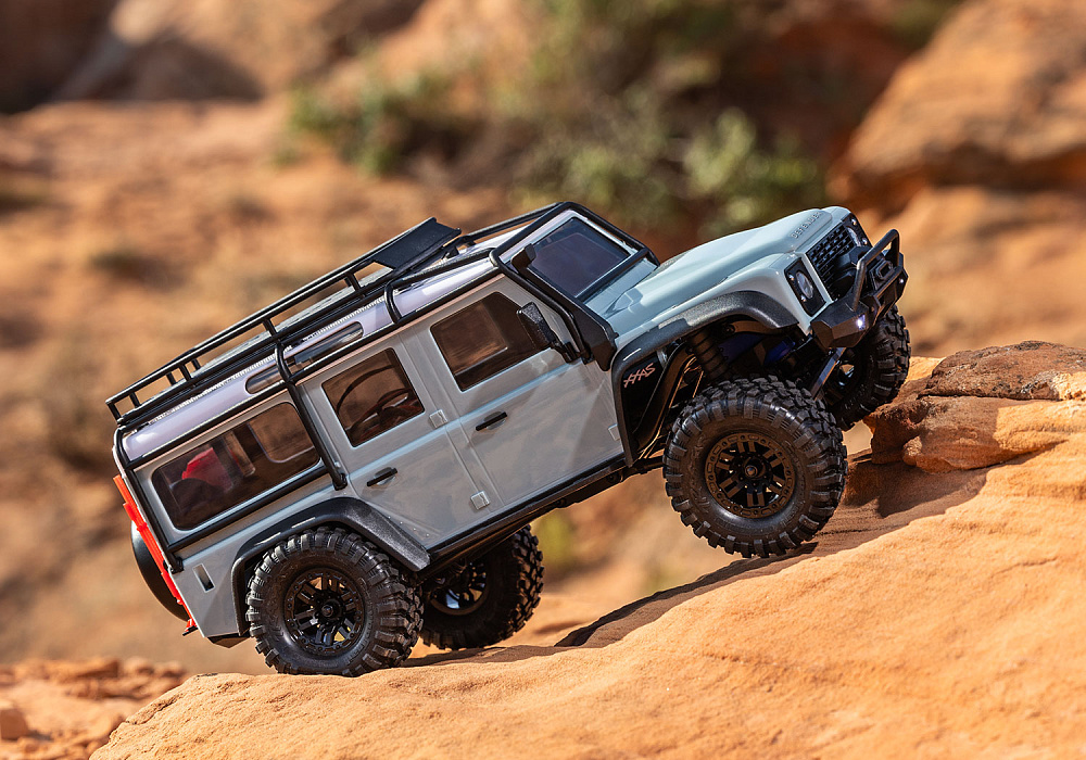 97054-1-BLK-TRAXXAS-DEFENDER (25)