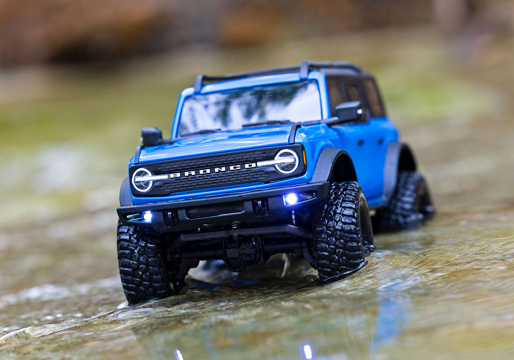 97074-1-trx4m-bronco-blue-front-water-5014